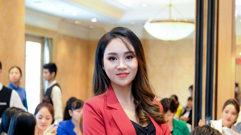 Master Huyền Mi – người nghệ nhân Phun thêu thẩm mỹ tài năng truyền cảm hứng cho thí sinh của cuộc thi Master Beauty Awards 2020