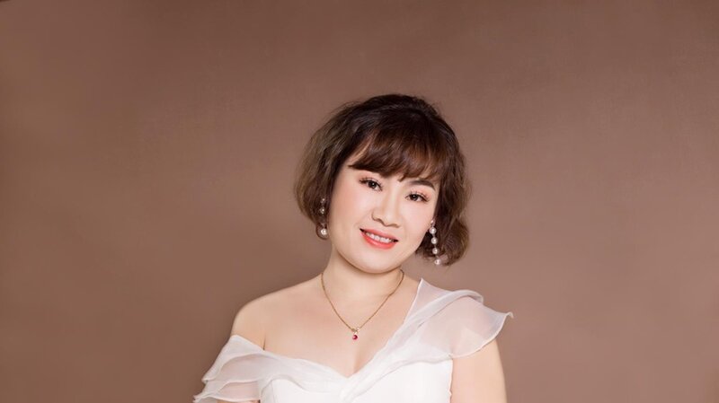 Lắng nghe những chia sẻ của master Trần Thị Bích Thảo – giám khảo bộ môn tạo mẫu Tóc để hiểu hơn về người nghệ nhân tạo mẫu tóc và ngành làm đẹp Việt