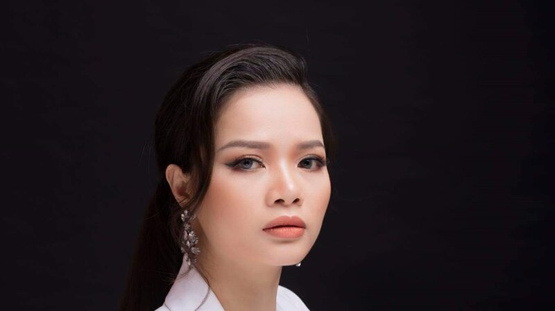 Master Hường Rosa – Giám khảo bộ môn phun thêu thẩm mỹ: “Tôi nghĩ rằng sự thành công trong nghề làm đẹp chính là nụ cười, sự hài lòng của khách hàng.”