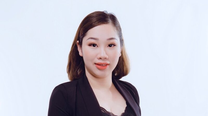 Lắng nghe những tâm sự chân thật của Master Nguyễn Phương Anh – Giám khảo chấm thi Bộ môn Phun Thêu Thẩm Mỹ