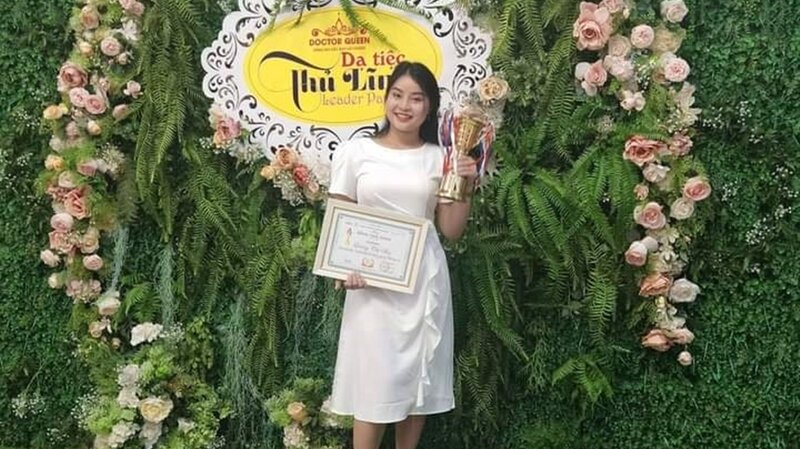 CEO Huệ Lina Beauty Quàng Thị Huệ nhận vinh danh Nhà giáo ưu tú xuất sắc từ Chi hội Đào tạo chăm sóc sắc đẹp thẩm mỹ quốc tế